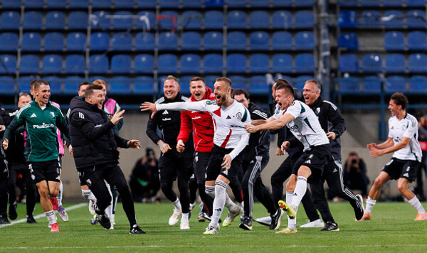 Легии, Эдуарда, Йордэнеску, Лука, Мейреллес