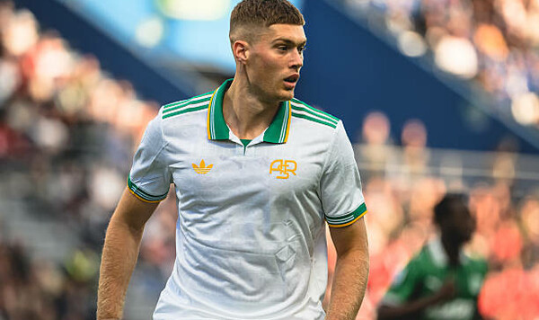 Довбик, Артем, Ромы