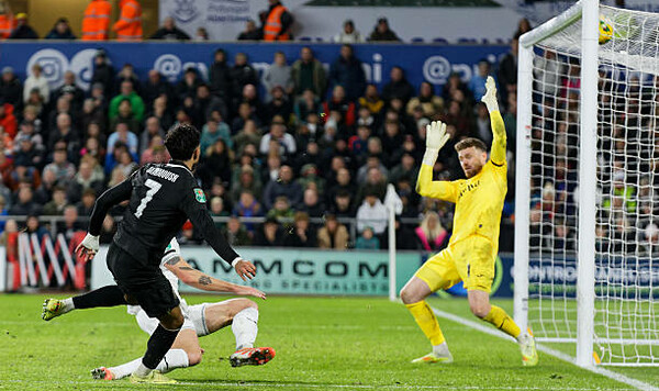 Волевая победа в Кубке лиги. Ман Сити дожал Суонси и вышел в 1/4 финала Сити, Суонси, Кубке, Мармуш, Шерки