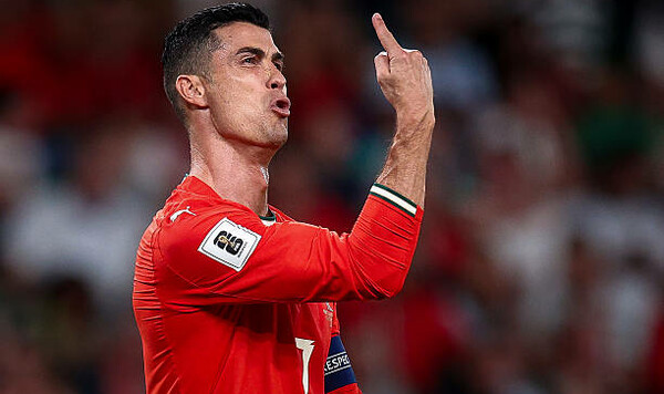 Криштиану РОНАЛДУ: «Стал миллиардером в 39 лет. Знал, что так и будет» Роналду, Насром, Золотой, Этой