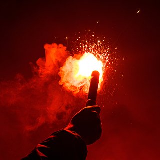 Автобус с фанатами «Барселоны» сгорел перед матчем Лиги чемпионов Барселоны, Брюгге, Лиги