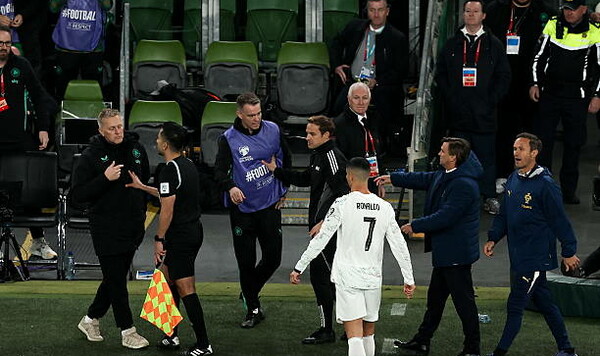 Тренер сборной: «Дурость со стороны Роналду. Ему забрались в голову» Роналду, Хадльгримссон, Конечно