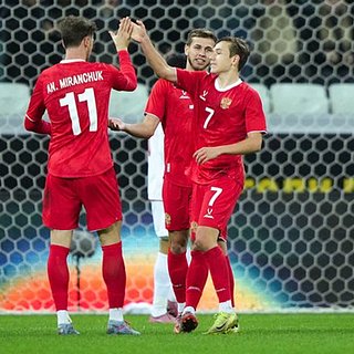 Капитанскую повязку сборной России по футболу приурочили к особому событию России, Чили, Валерия