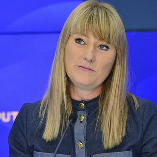 Журова оценила баннер украинских фанатов с горящим Кремлем Исландии, Украины, Польше