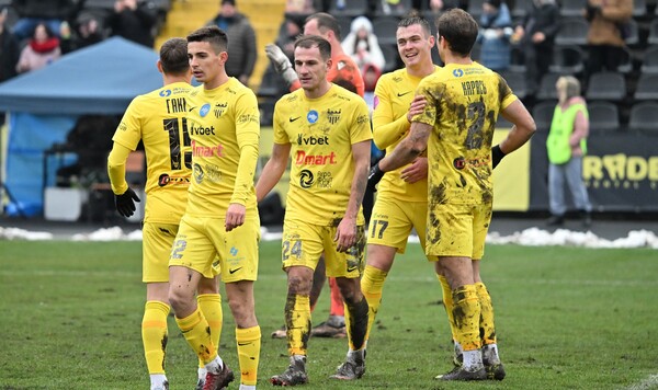 Летят в УПЛ. Буковина спокойно выиграла очередной матч Первой лиги Первой, Дахновский, Подлепенец, Пробой