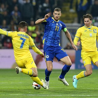 УЕФА наказал Украинскую ассоциацию футбола за антироссийский лозунг Украины, Евро, Карпина, России, Международной