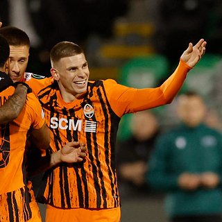 Шахтер, Киев, Международной