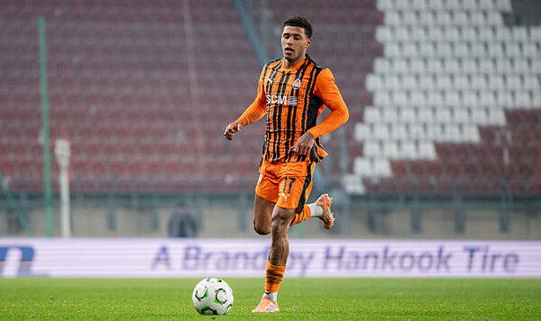 УЕФА оштрафовал украинские клубы. Сколько потеряли Шахтер и Динамо? Шахтер, Лиги, Динамо, Омонии