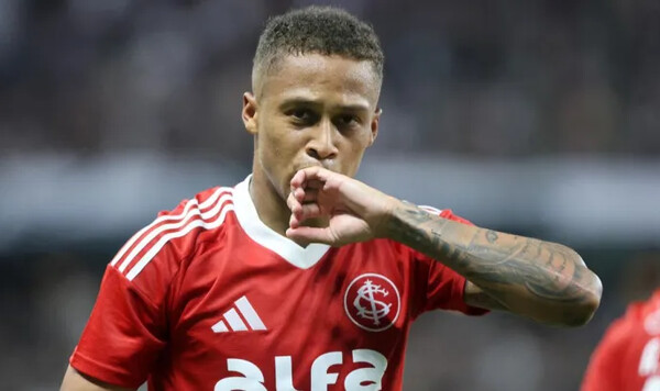 Футболист Динамо не вернулся в расположение клуба после отпуска Динамо, Витиньо, Интернасьонал