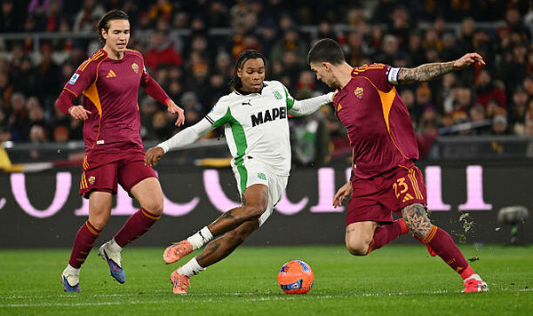 Справились без Довбика. Рома выиграла и поднялась в топ-3 Серии A Довбика, Коне, Сассуоло, Суле, Италии