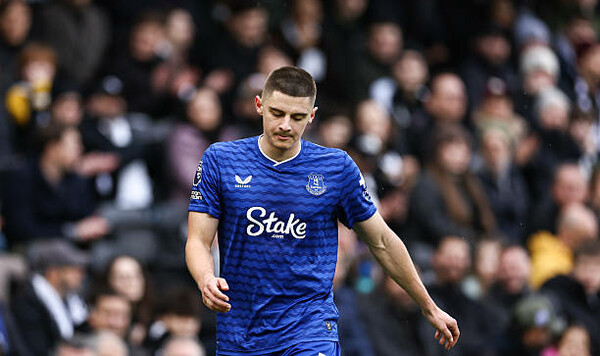 Миколенко, Эвертон, Фулхэм, Холла, Дьюсбери