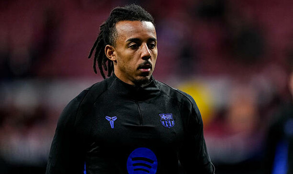 Назван футболист Барселоны, из-за которого клуб сенсационно проиграл Жироне Барселоны, Кунде, Жирона, Universal, Barca