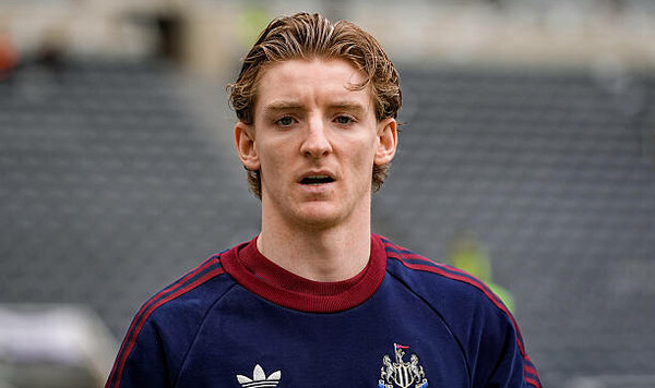 Гордон, Арсенал, Ньюкасл, Sports