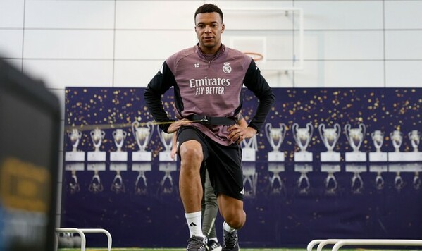 Манчестер, Арбелоа, Сити, Лиги