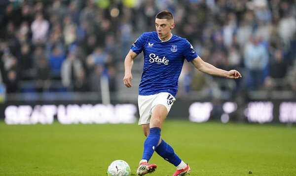 Клуб украинца получит нового титульного спонсора после ухода букмекера Миколенко, Фулхэмом, Виталия, Эвертоном, Markets