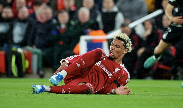 Экитике, Ливерпуля, Франции