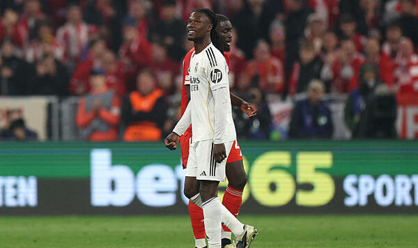 В Реале нашли футболиста, виновного в поражении от Баварии Реал, Пако, Камавинги, Буйо