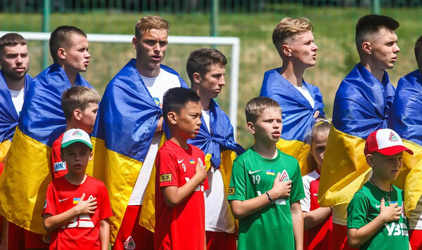 Ребел, Диназ