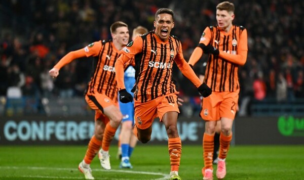 Райо, Лиге, Пэлас, Кристал, Лиги