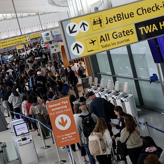 Футболисты из Сенегала и Узбекистана прилетели на ЧМ-2026 и подверглись жесткому досмотру Сенегала, Узбекистана, Ирана, Португалии, Норвегии