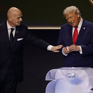 Администрация Трампа позвонила в ФИФА из-за дисквалификации футболиста сборной США Трамп, Белого, Фоларина, Балогуна, Международную